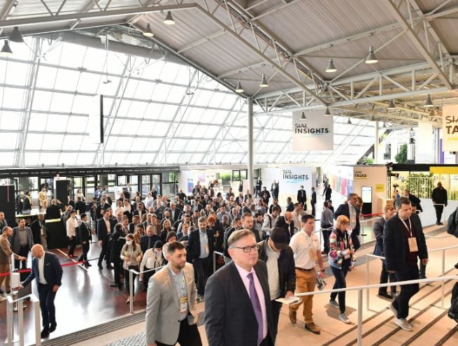 Crowd at SIAL Paris entrance